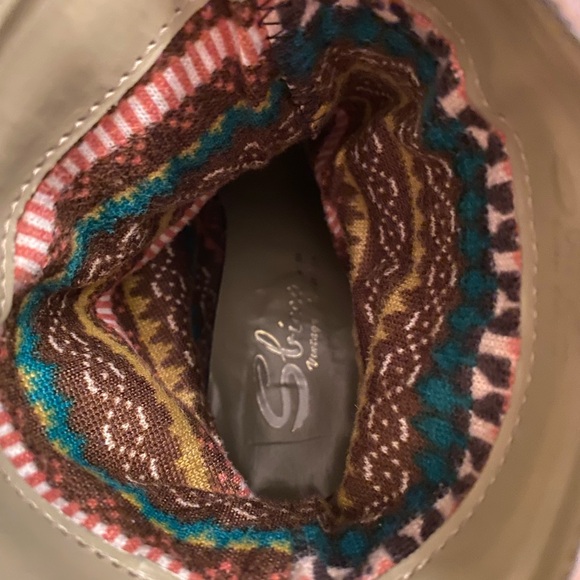 Sbicca Sound Khaki Suede Leather Fringed Tassel Booties Size 8.5 in Box - Picture 6 of 11